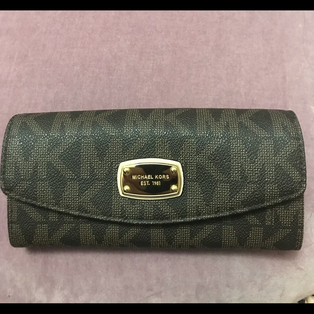 Michael Kors Signature Logo Jet Set Slim Wallet